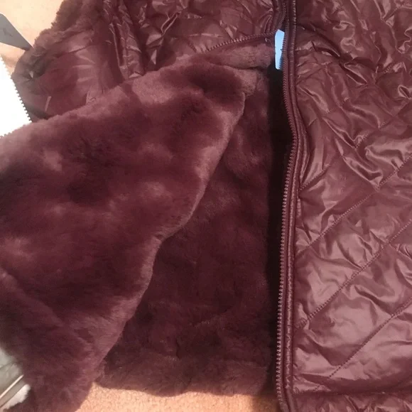 Nicole miller (2)reversible women’s faux fur vest (NO offer) please - Picture 9 of 16